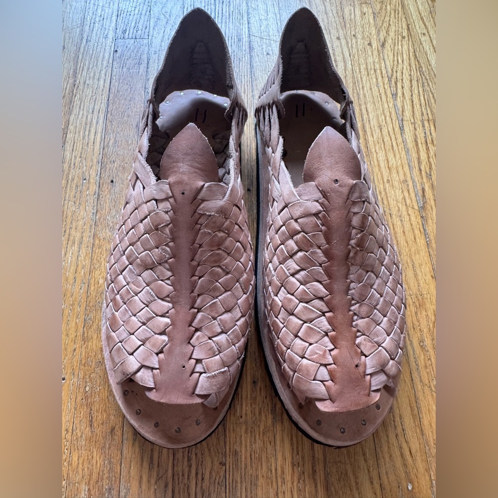 Woven Slip-On Sandals in tan/brown